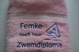 roze diploma handdoek