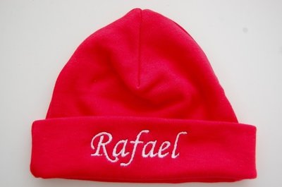 babymuts rood met naam