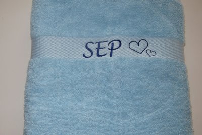lichtblauwe handdoek met naam