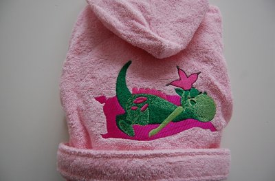 badjas met geboortekaartje