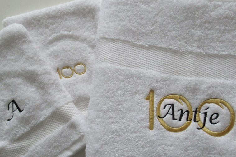 100 jaar cadeau met naam en leeftijd