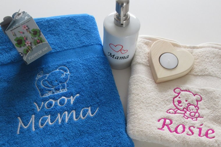 Badlaken met naam en afbeelding