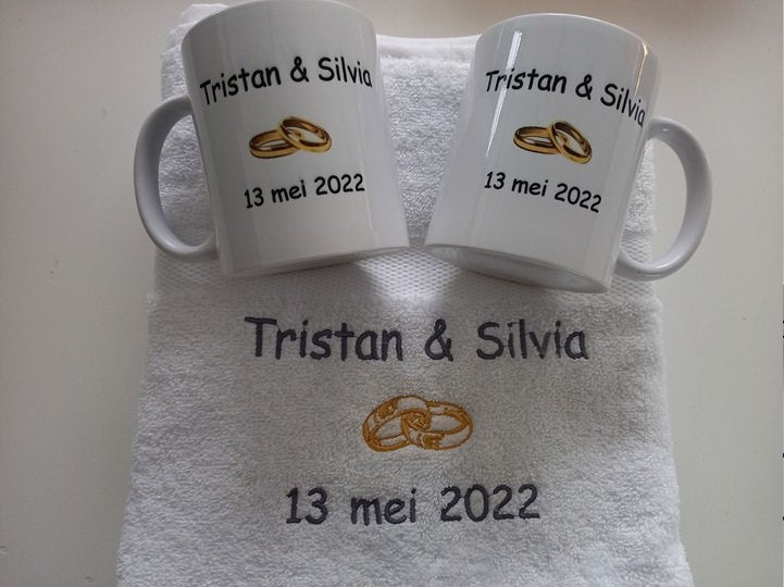 Handdoek met namen en trouwdatum