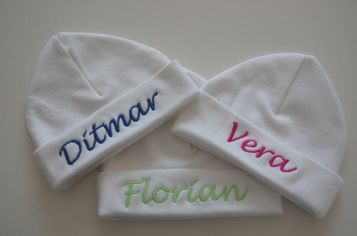 Babymuts maat 50-56 met naam  bestellen