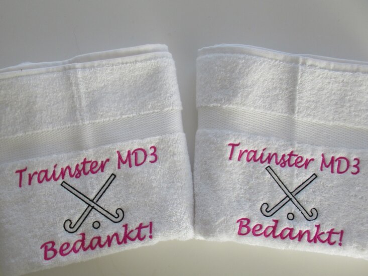 Trainer bedankt cadeau