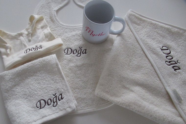 Badcape met naam ecru