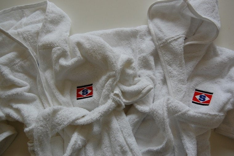 Badjas met naam en logo