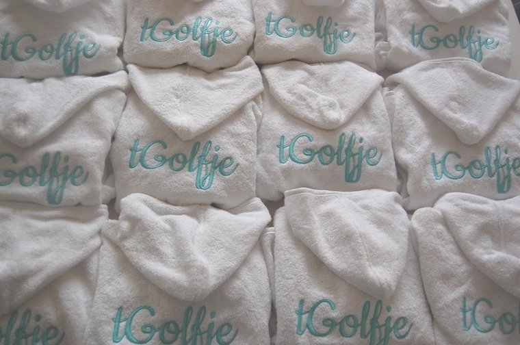 Badjas met naam en logo