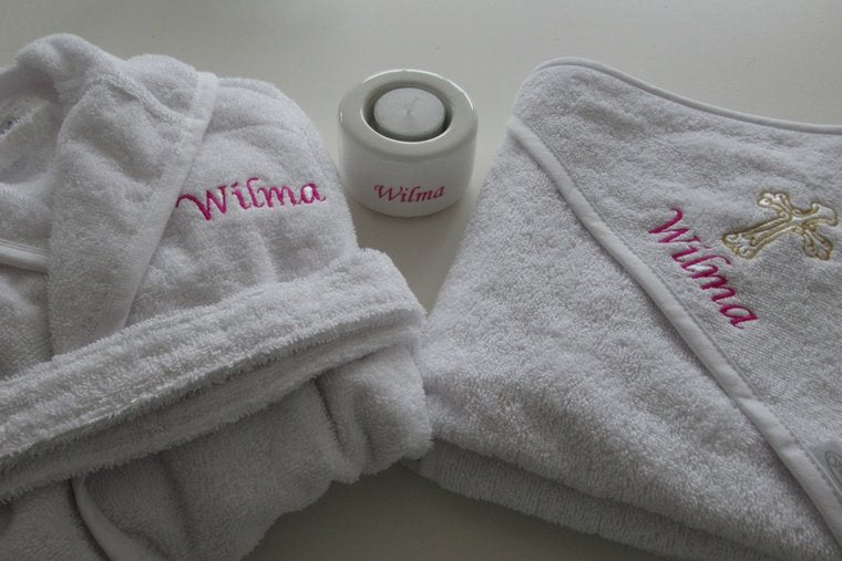 Badjas wit met naam | Borduurkado.nl