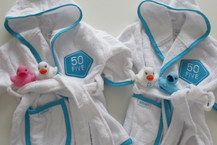 Badjas met naam en logo