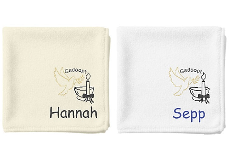doopcadeau spuugdoekje cadeau met doop symbool en naam 