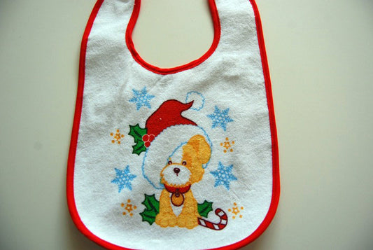 Kerstslabber hond met kerstmuts