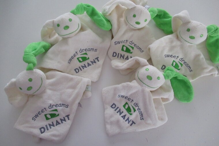 Knuffelpoppetje met Logo