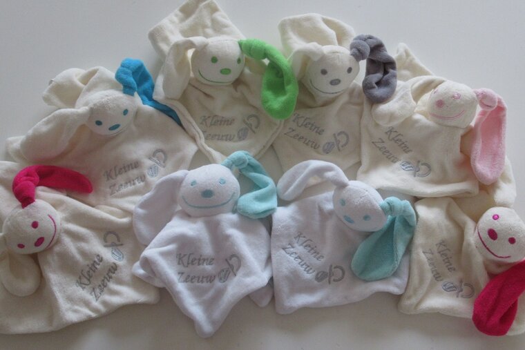 Knuffelpoppetje met Logo