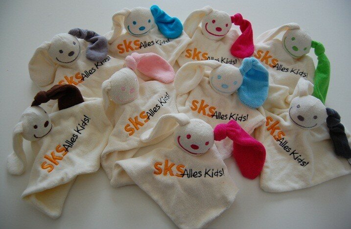 Knuffelpoppetje met Logo