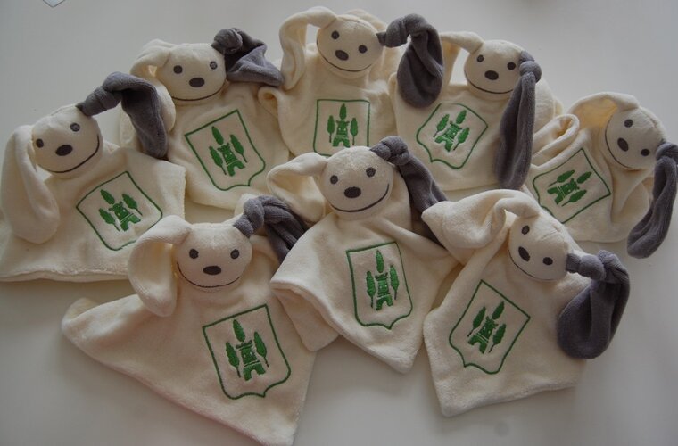 Knuffelpoppetje met Logo