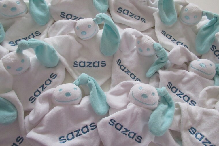 Knuffelpoppetje met Logo