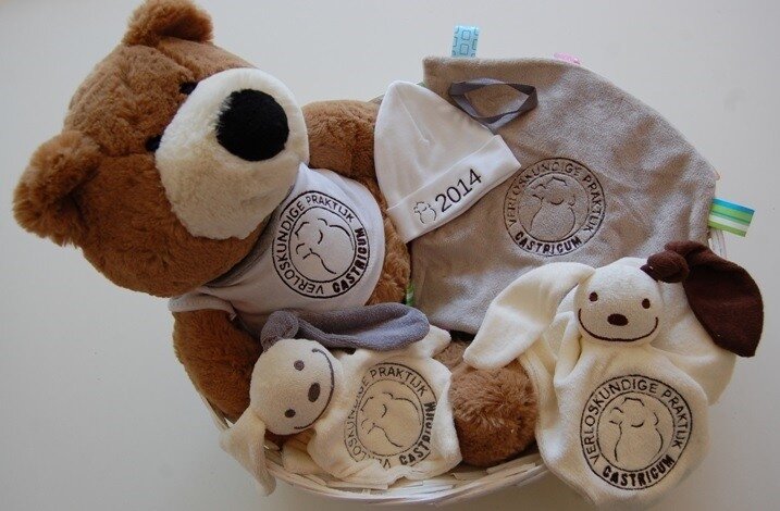 Babymuts met logo