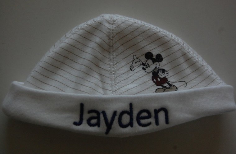 Babymuts Mickey Mouse met Naam