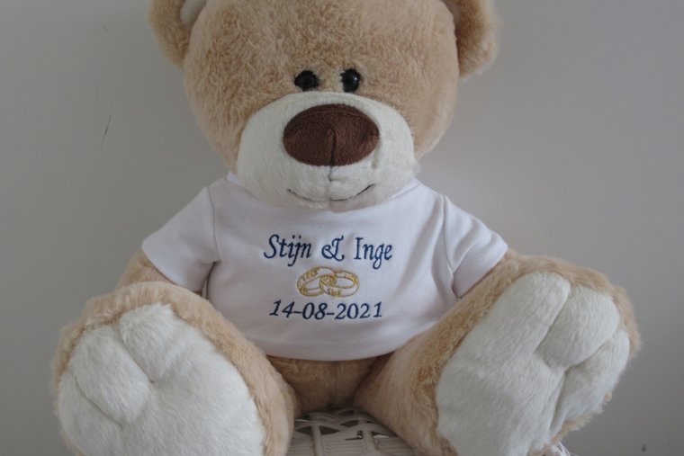 Huwelijksknuffel met Namen & Trouwringen