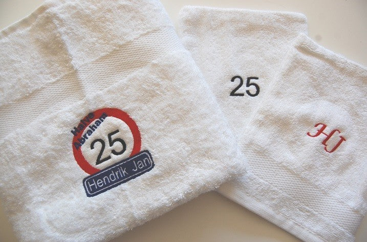 Halve Abraham 25 jaar handdoek met naam