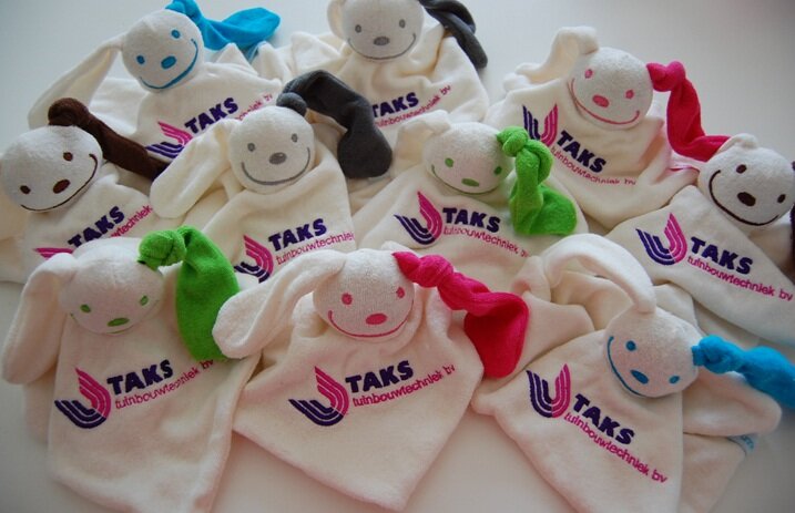 Knuffelpoppetje met Logo