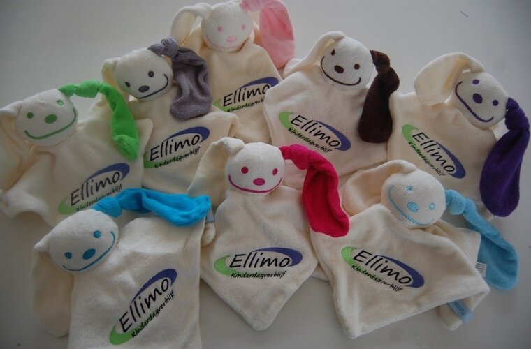 Knuffelpoppetje met Logo