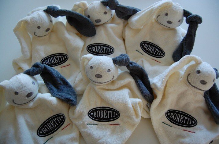 Knuffelpoppetje met Logo