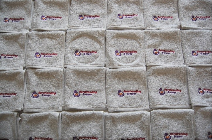 Spuugdoekje met logo